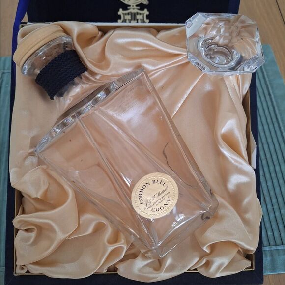 Baccarat Crystal Decanter Martell Cordon Bleu Cognac Blue Cord & Case Vintage - Picture 1 of 10